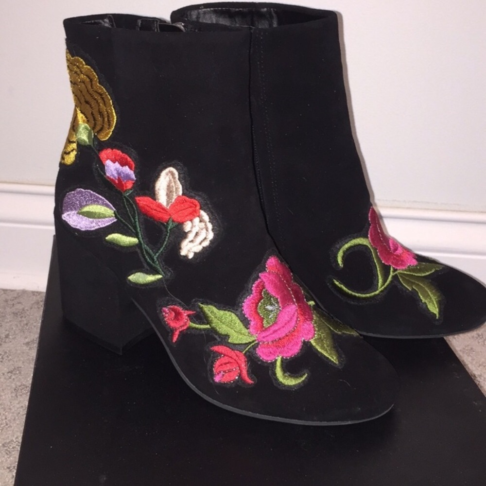 Floral embroidered ankle boots